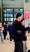客厅WALL时代，海信百吋电视重新定义家的“第四面墙”